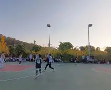 九游综合娱乐平台-篮球赛场上努力拼搏的句子